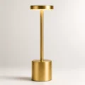 Lampara Led De Mesa Tactil Xg912 (9) Detalle de luz LED en lámpara de mesa táctil recargable dorada